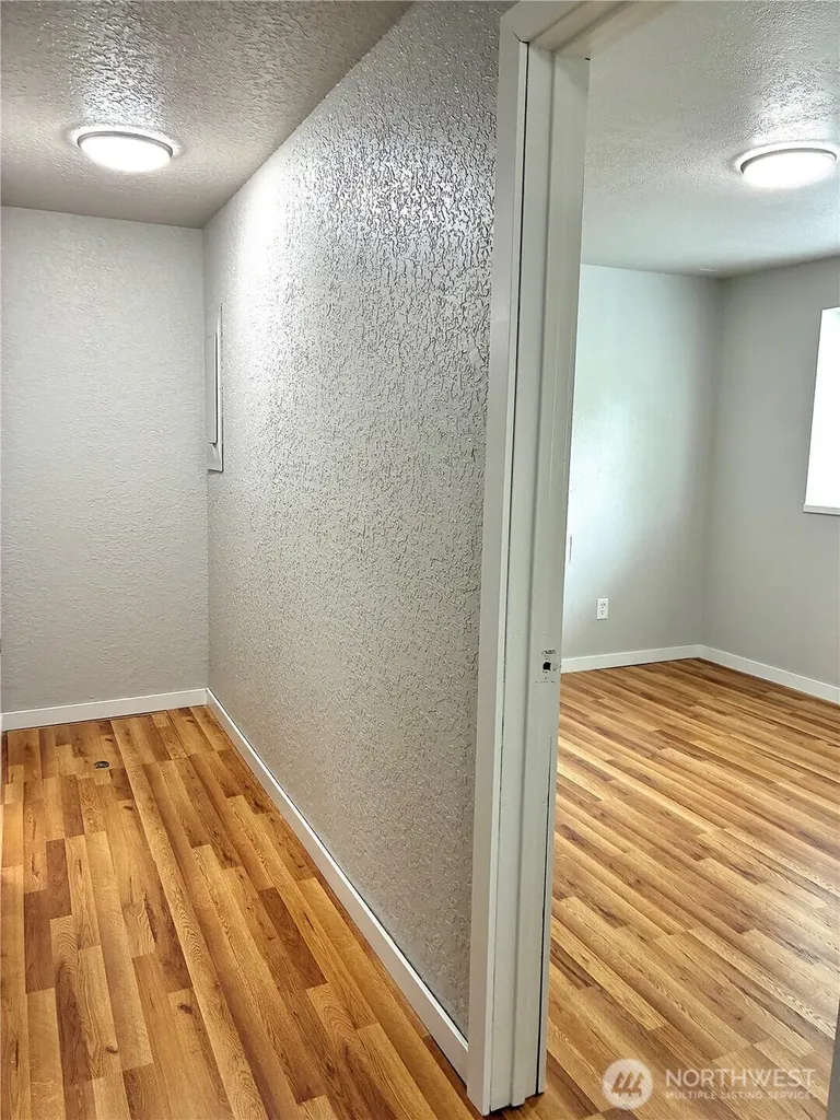 15409 9th Avenue SW Burien WA 98166