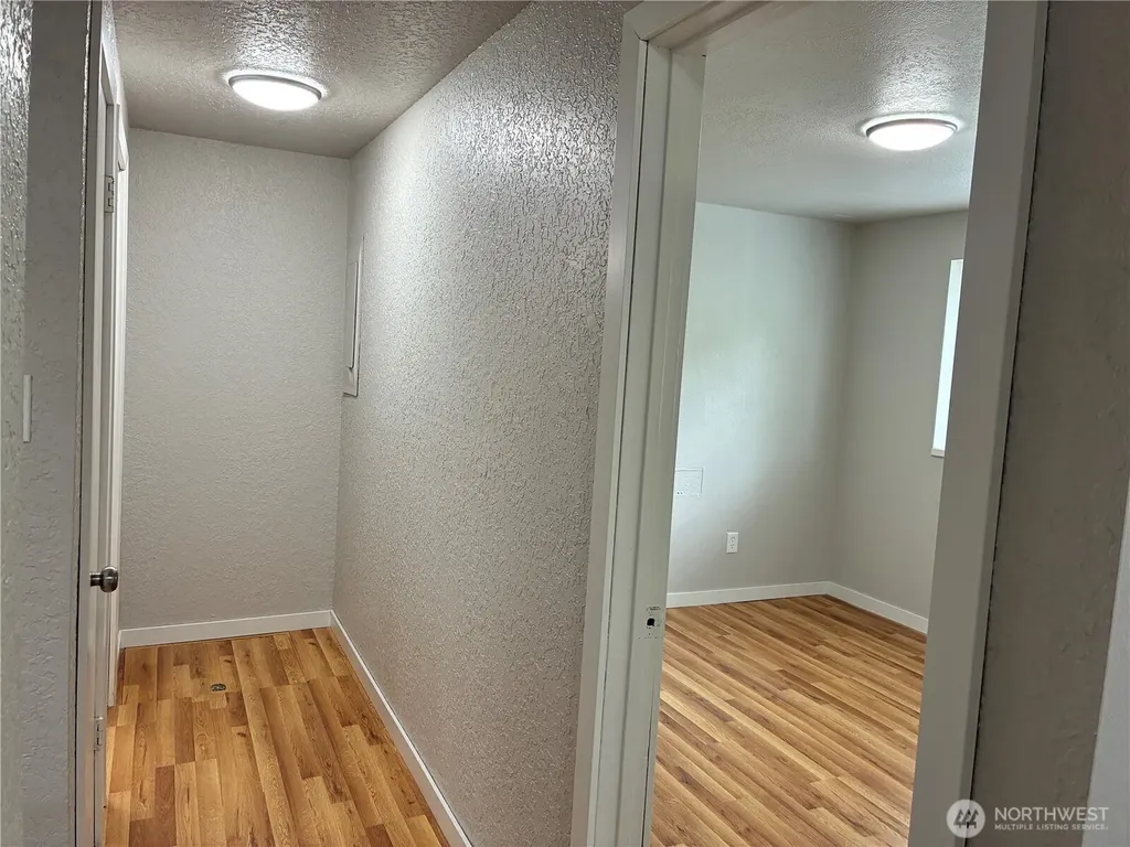 15409 9th Avenue SW Burien WA 98166