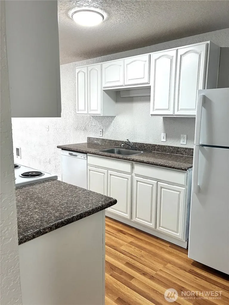 15409 9th Avenue SW Burien WA 98166