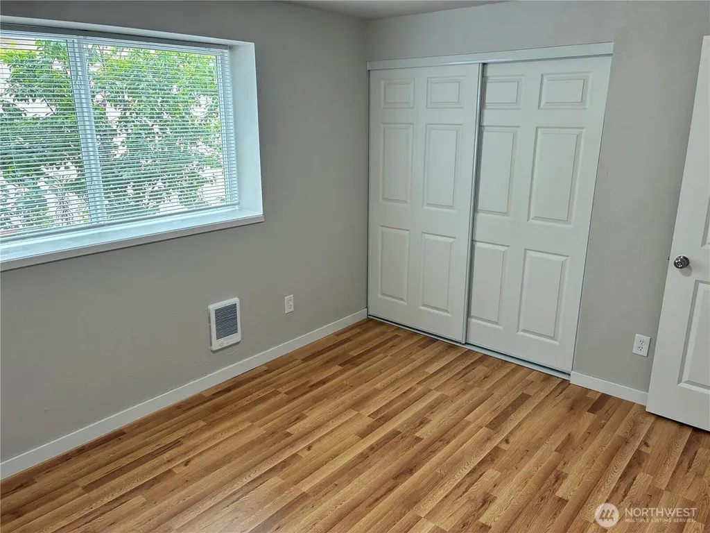 15409 9th Avenue SW Burien WA 98166