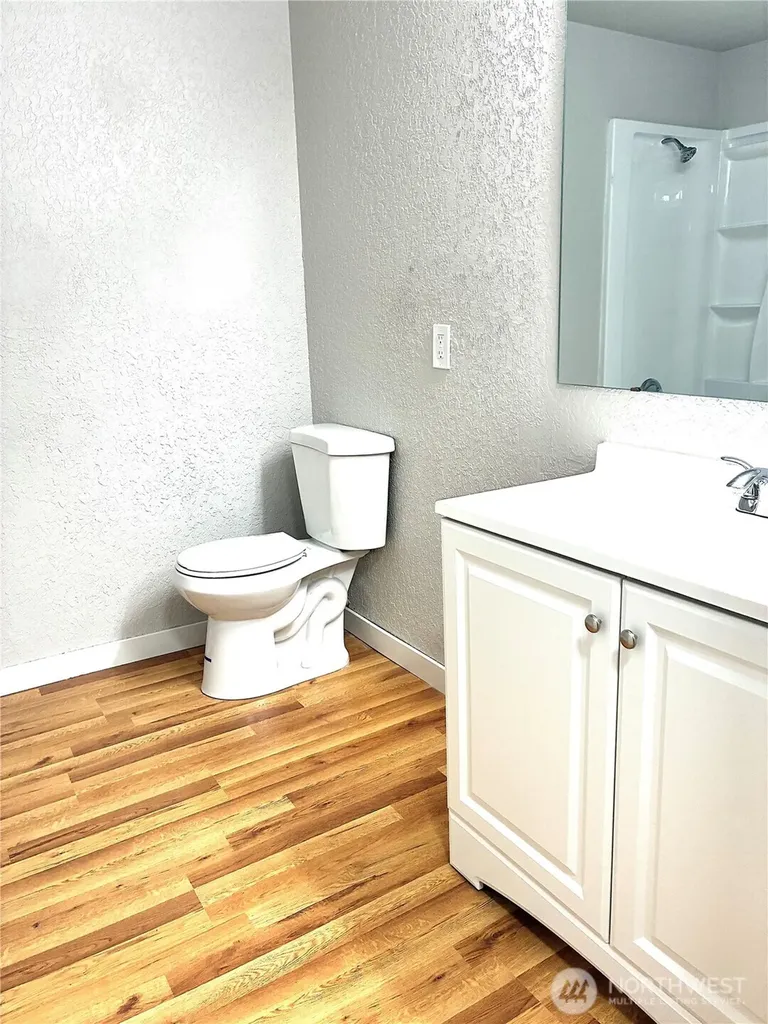 15409 9th Avenue SW Burien WA 98166