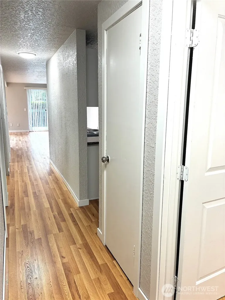 15409 9th Avenue SW Burien WA 98166