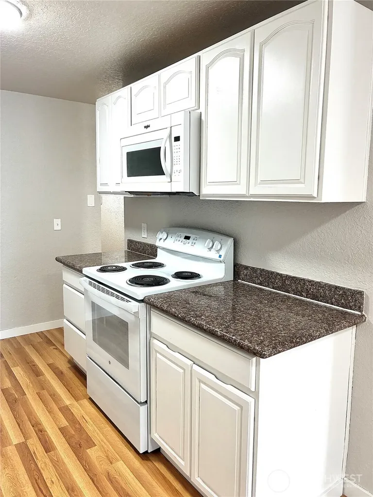 15409 9th Avenue SW Burien WA 98166
