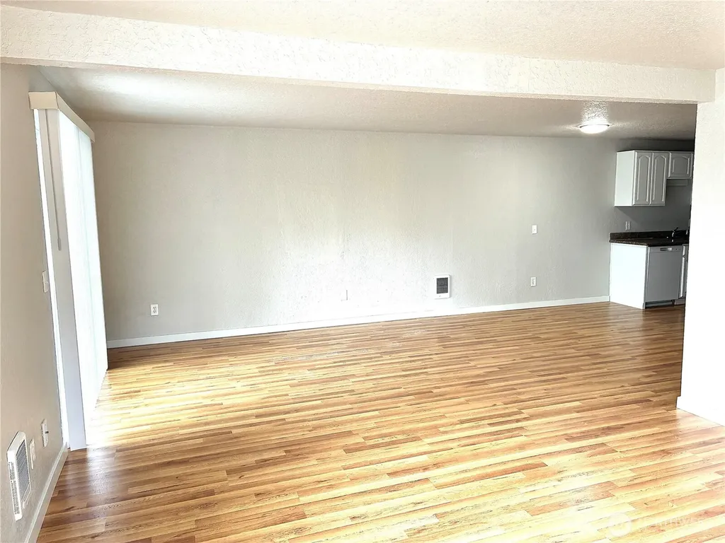 15409 9th Avenue SW Burien WA 98166