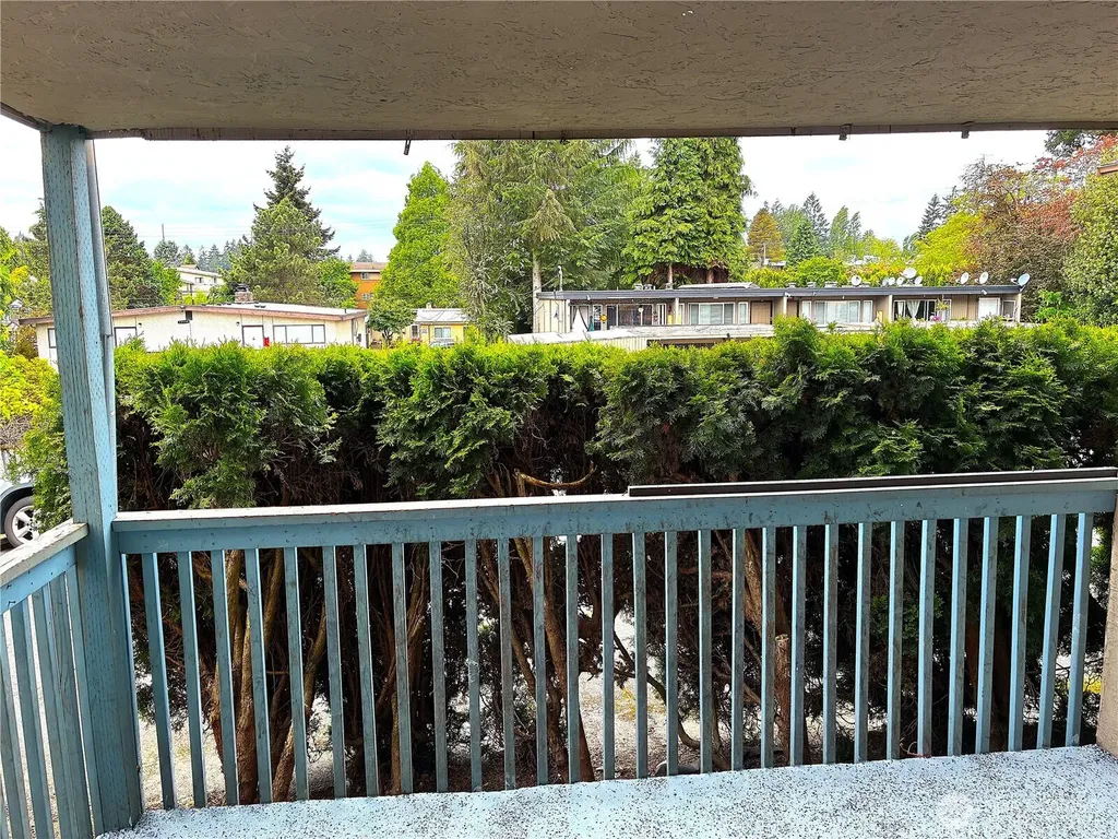 15409 9th Avenue SW Burien WA 98166