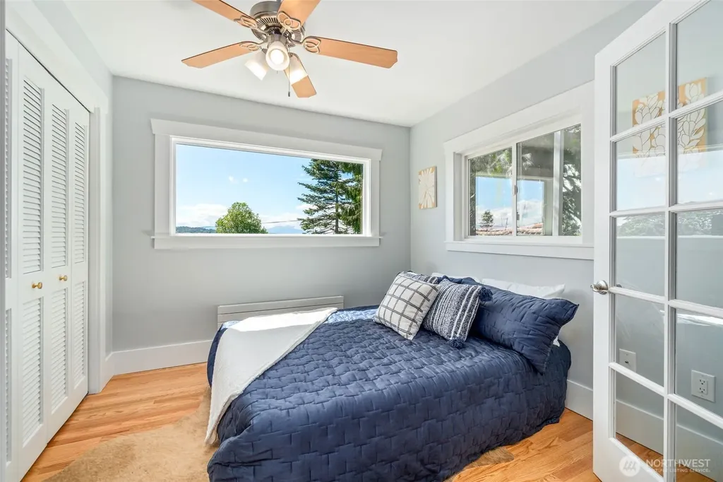 300 47th Street Seattle WA 98107