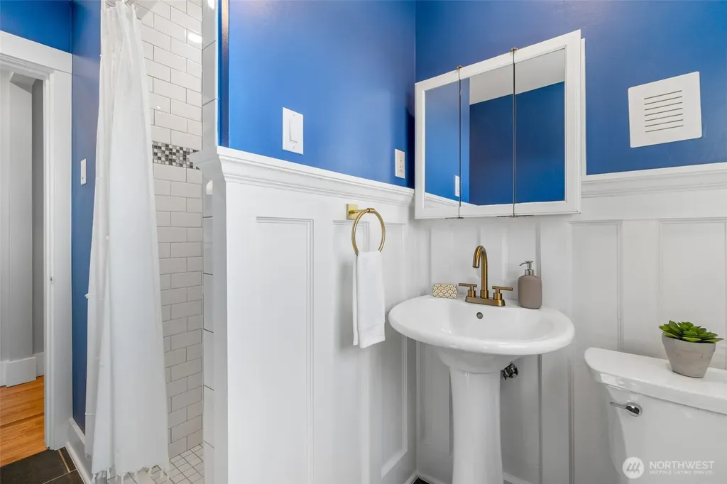 300 47th Street Seattle WA 98107