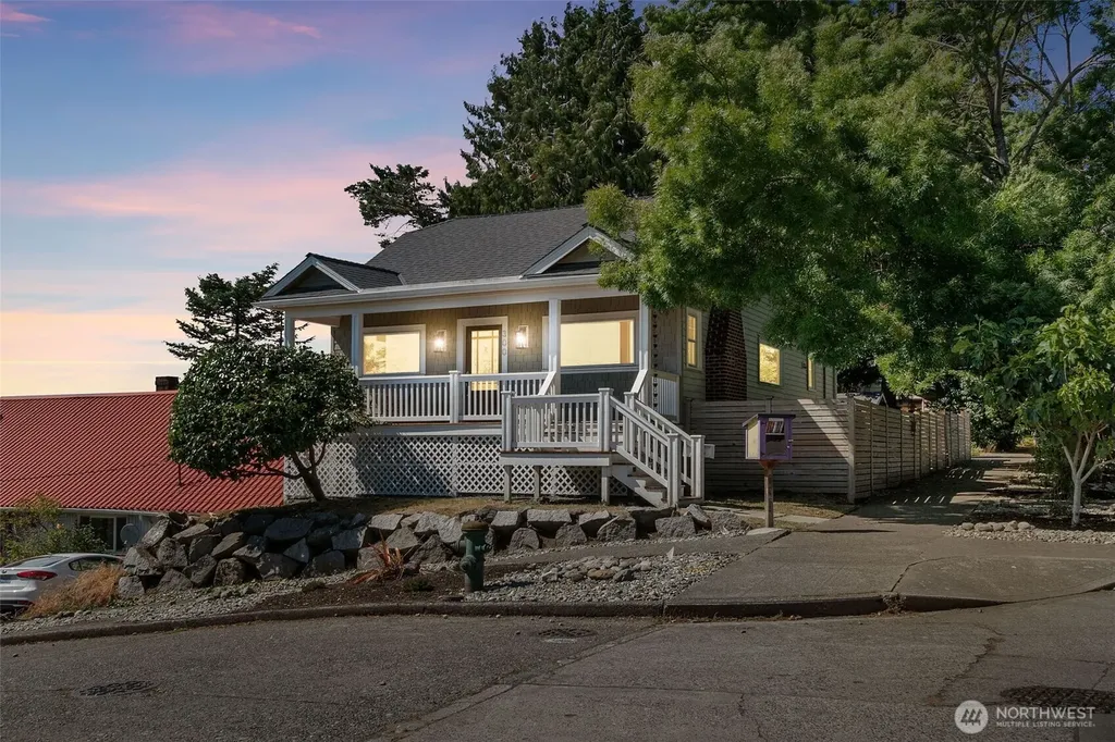 300 47th Street Seattle WA 98107