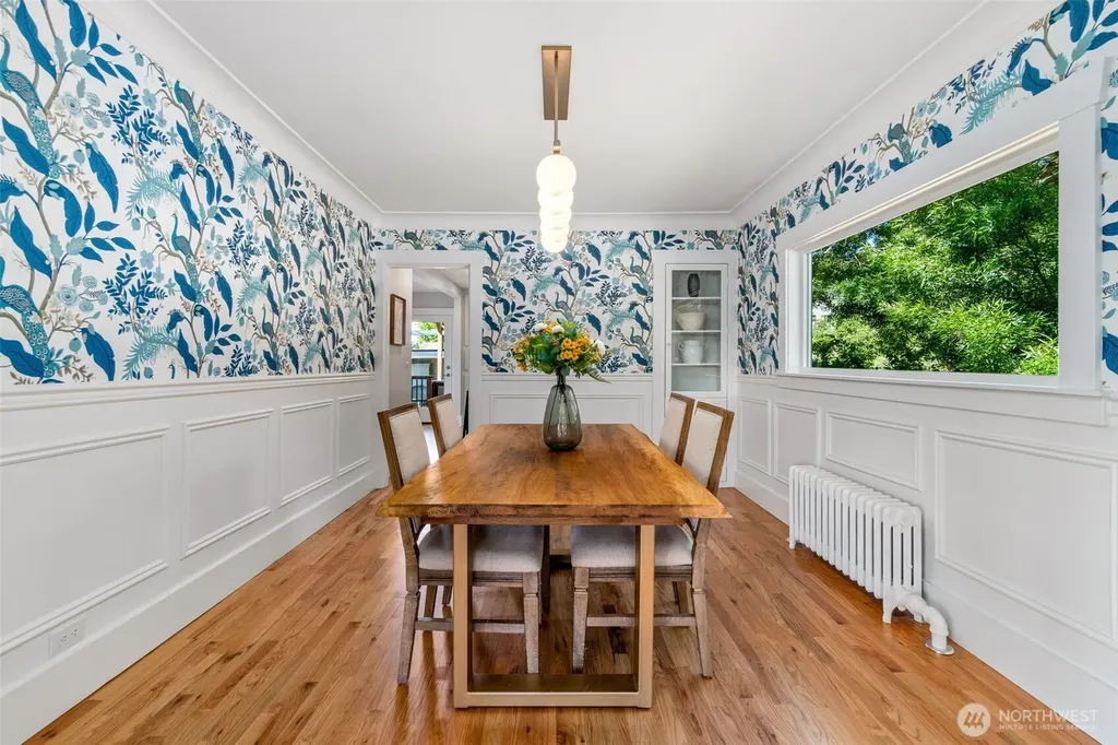 300 47th Street Seattle WA 98107