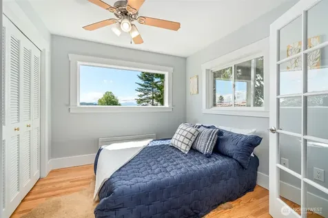 300 47th Street Seattle WA 98107