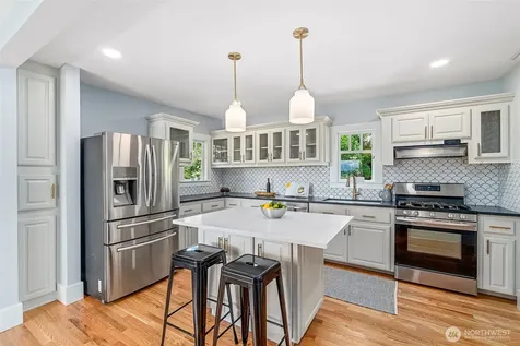 300 47th Street Seattle WA 98107