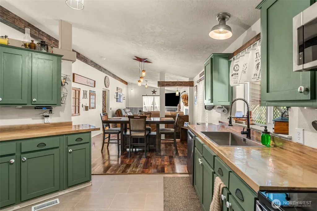 136 29th Street NW East Wenatchee WA 98802