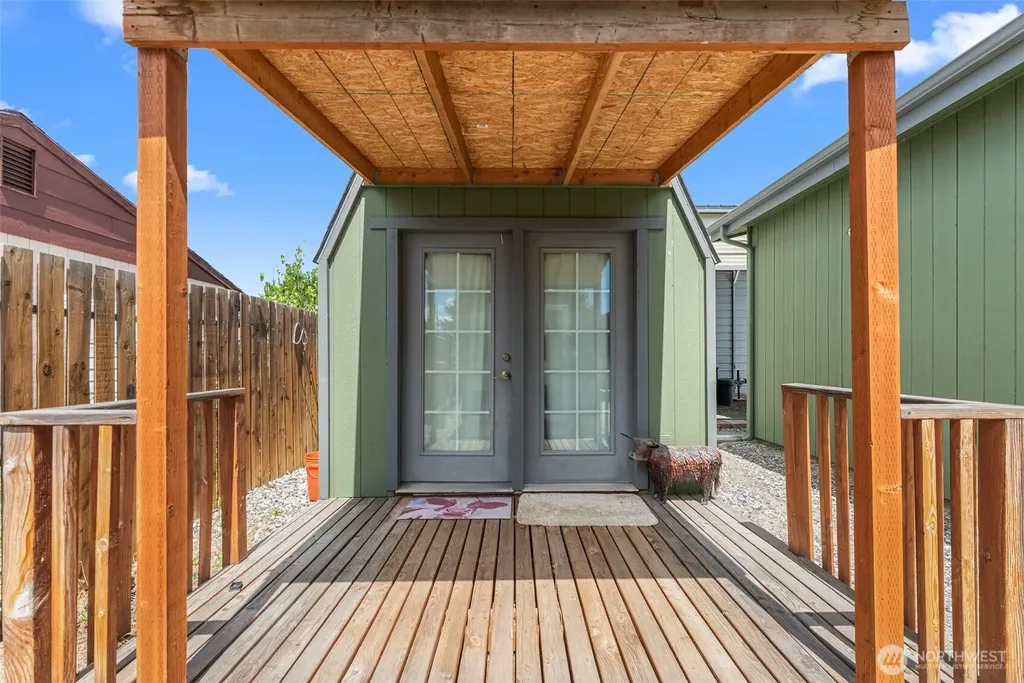 136 29th Street NW East Wenatchee WA 98802