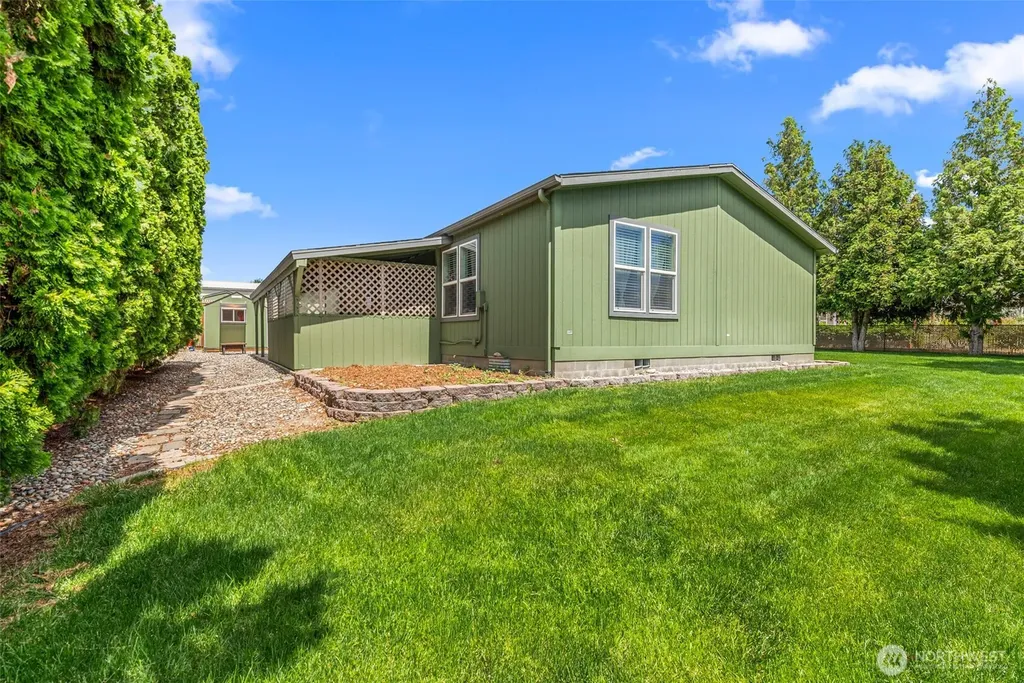 136 29th Street NW East Wenatchee WA 98802