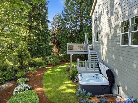 11308 SE 71st Place Newcastle WA 98056