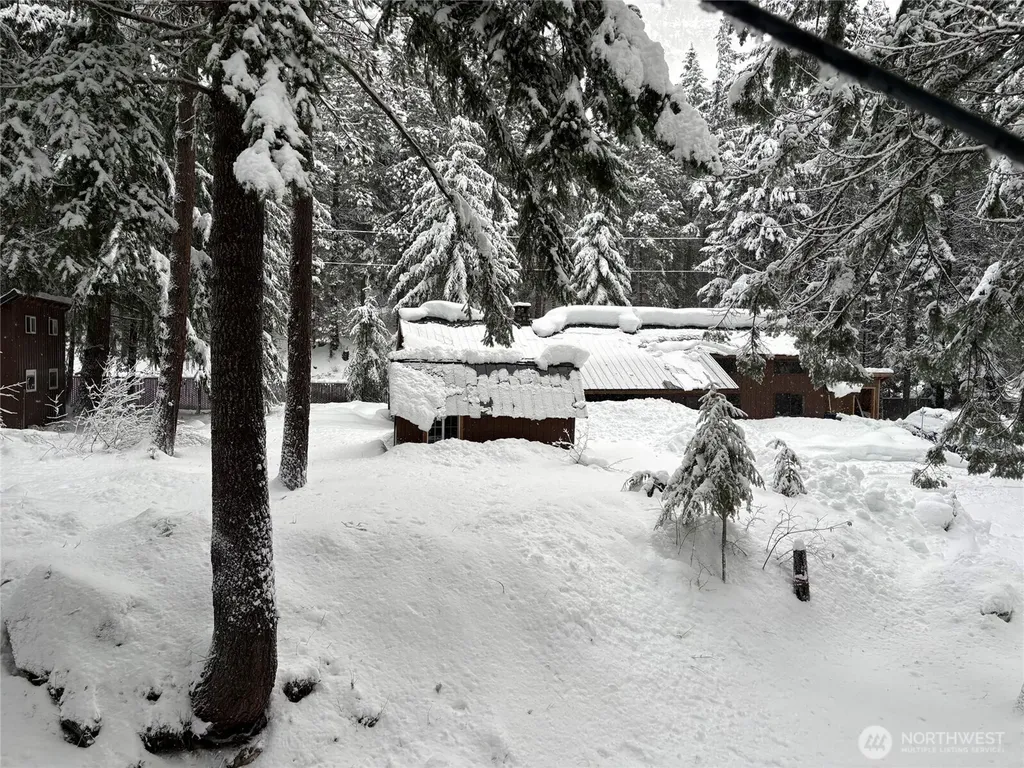 19045 Gill Creek Lake Wenatchee WA 98826