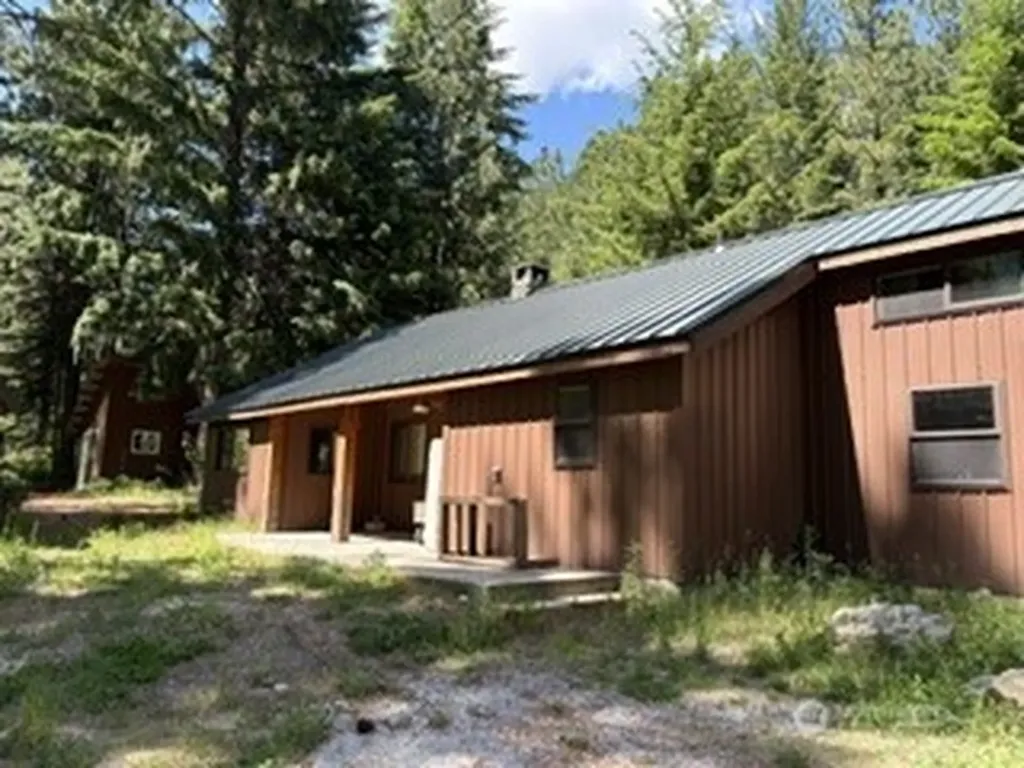 19045 Gill Creek Lake Wenatchee WA 98826