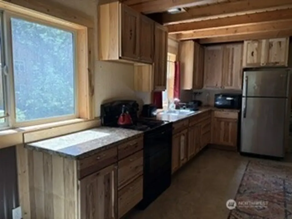 19045 Gill Creek Lake Wenatchee WA 98826