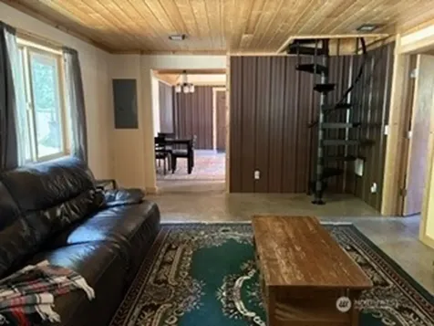 19045 Gill Creek Lake Wenatchee WA 98826