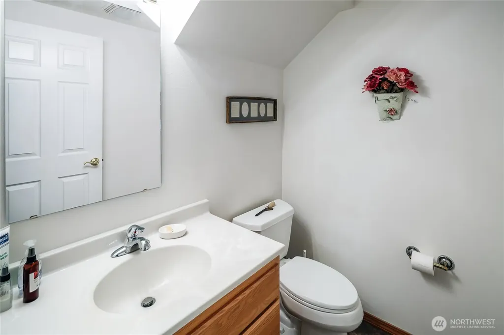 2213 James Circle Lynden WA 98264