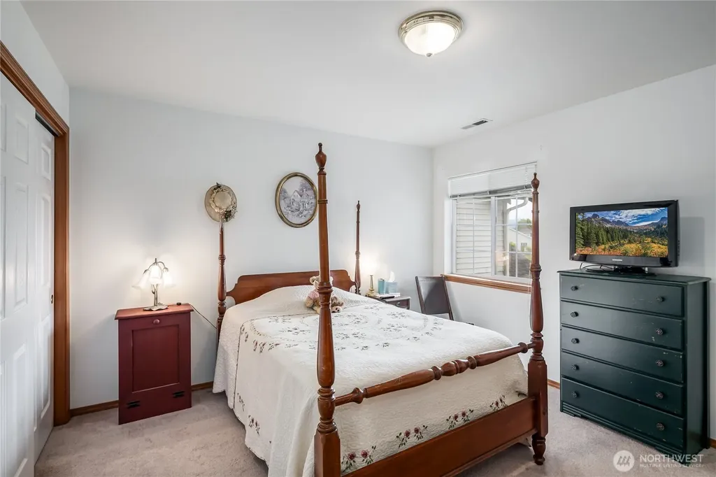 2213 James Circle Lynden WA 98264