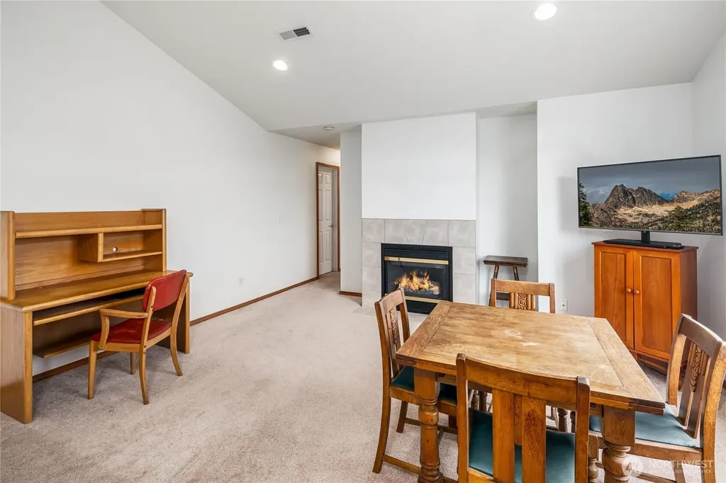 2213 James Circle Lynden WA 98264