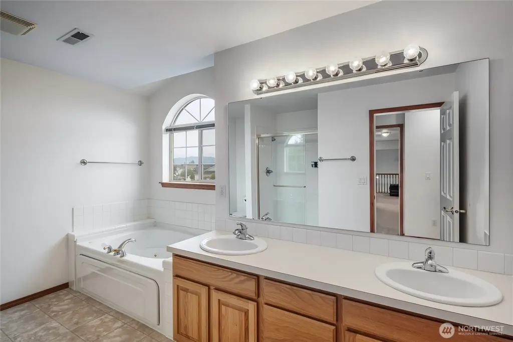 2213 James Circle Lynden WA 98264