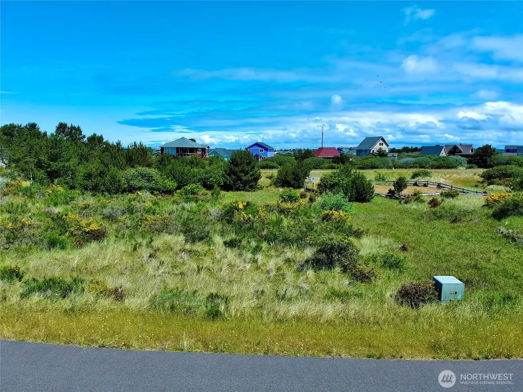 444 S Portal Loop SW Ocean Shores WA 98569