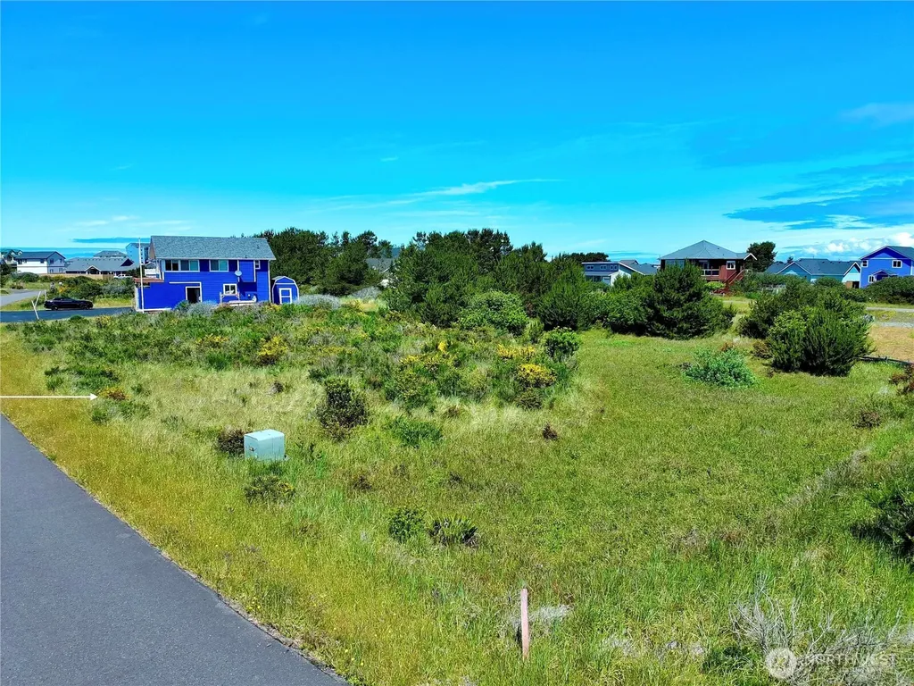 444 S Portal Loop SW Ocean Shores WA 98569