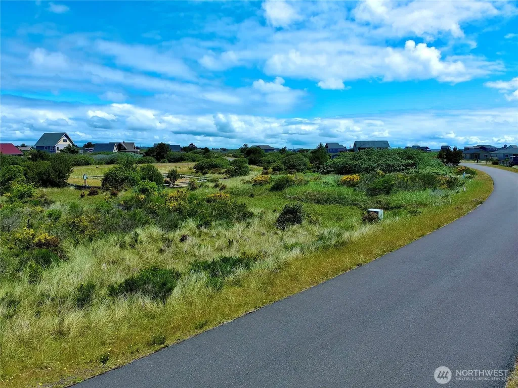444 S Portal Loop SW Ocean Shores WA 98569