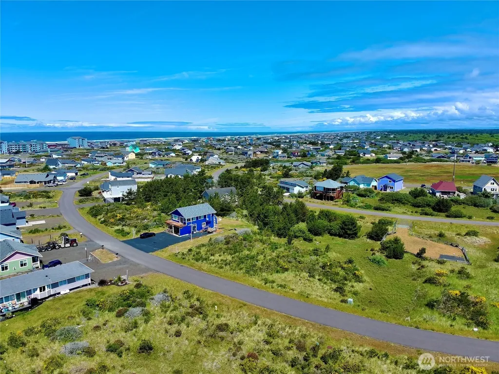 444 S Portal Loop SW Ocean Shores WA 98569