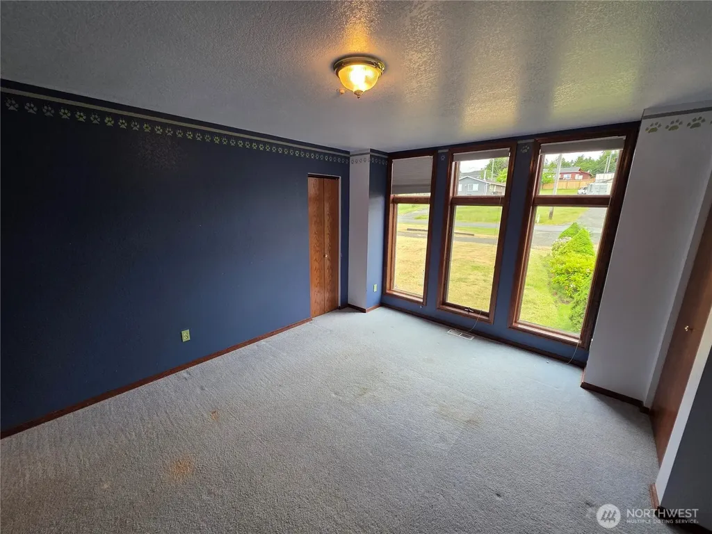 1133 Olympus Avenue Port Angeles WA 98362