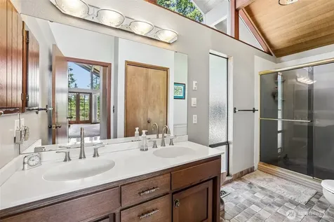 26414 SE 172nd Street Issaquah WA 98027