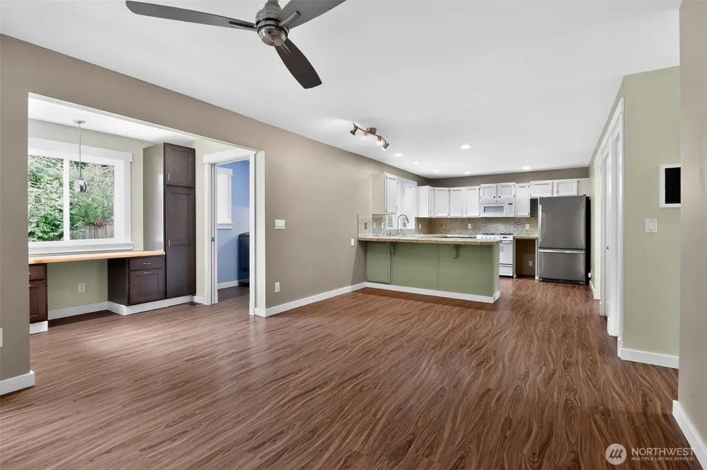 1016 49th Place SW Everett WA 98203