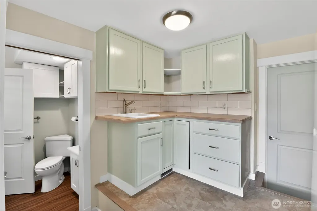 1016 49th Place SW Everett WA 98203