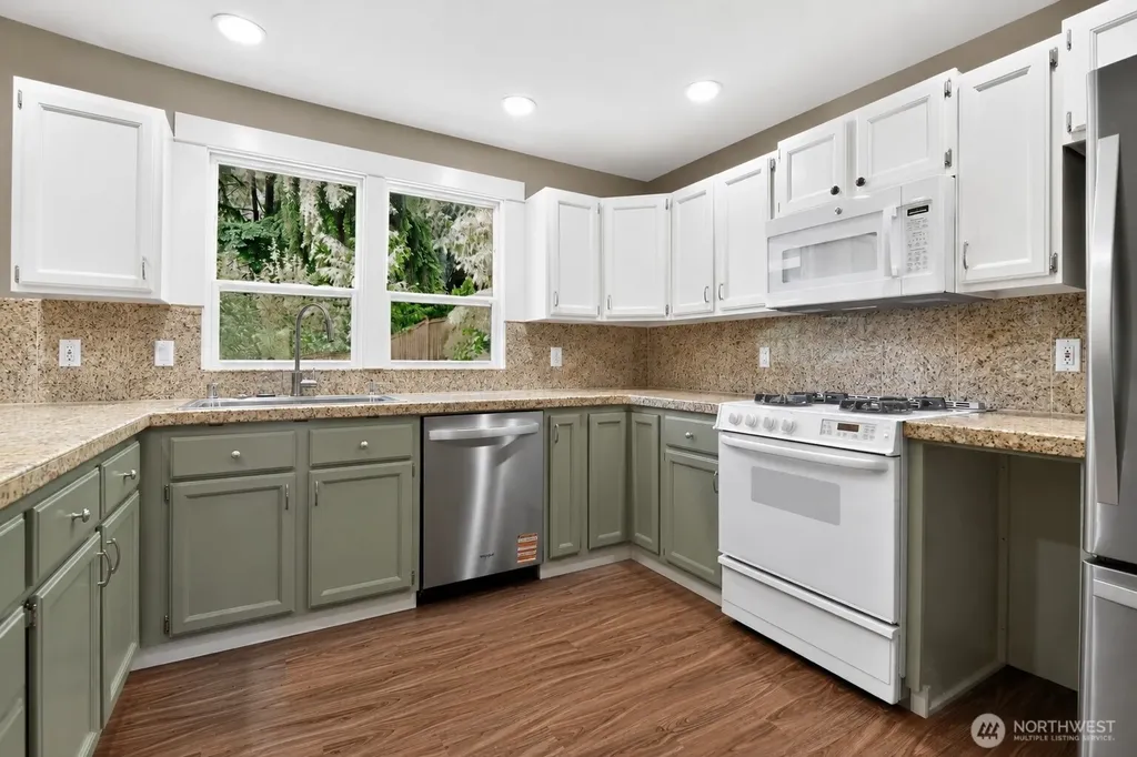 1016 49th Place SW Everett WA 98203