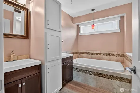 1016 49th Place SW Everett WA 98203