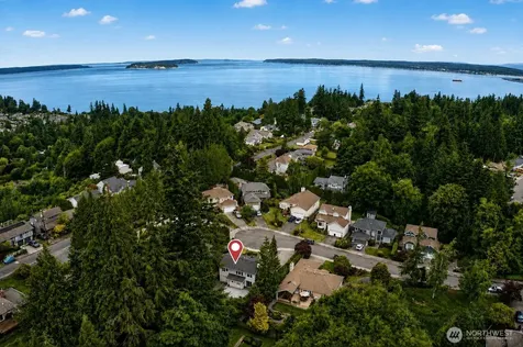 1016 49th Place SW Everett WA 98203