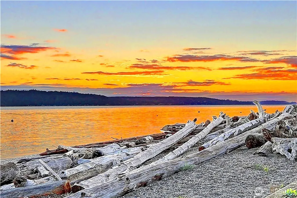 1212 View Street Camano Island WA 98282