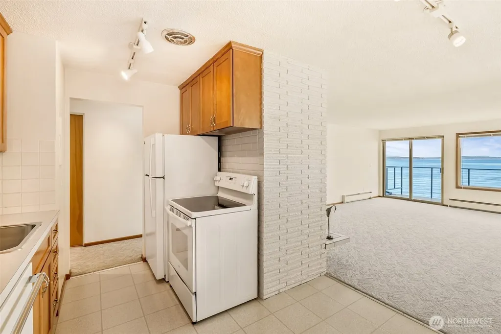 3015 Alki Avenue SW Seattle WA 98116