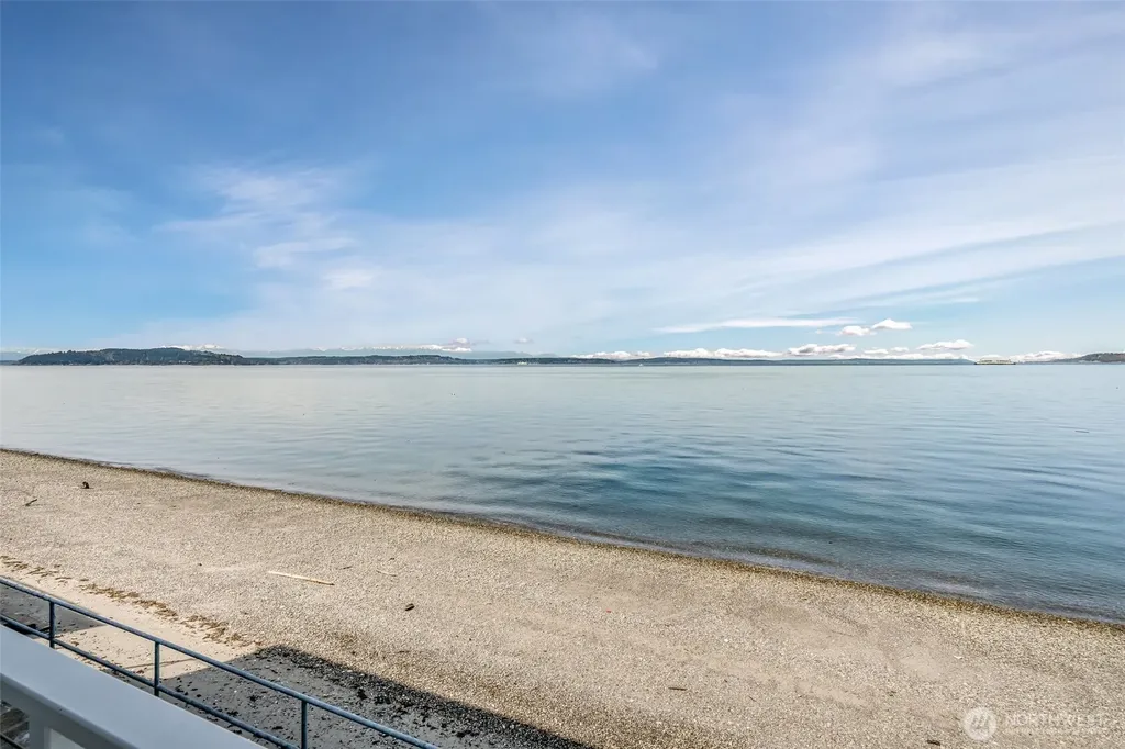 3015 Alki Avenue SW Seattle WA 98116