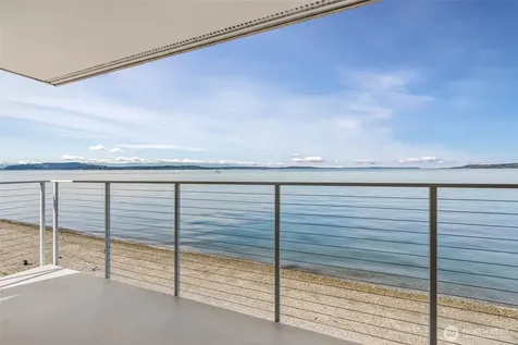 3015 Alki Avenue SW Seattle WA 98116