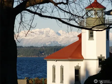 3015 Alki Avenue SW Seattle WA 98116