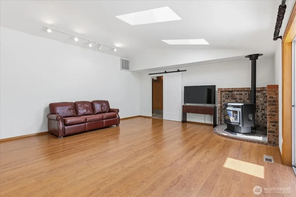 15023 228th St SE Snohomish WA 98296