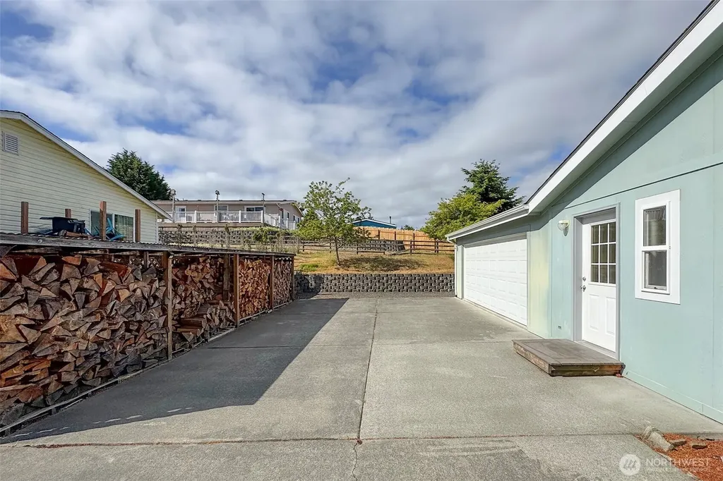 2532 W 16th Street Port Angeles WA 98363