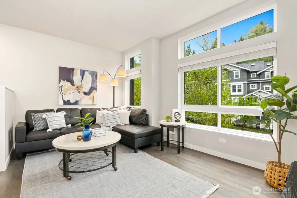 2041 NW Talus Drive Issaquah WA 98027