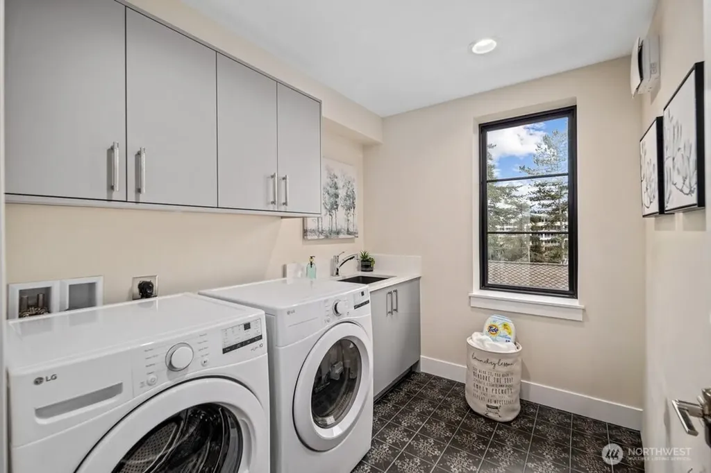 11223 NE 13th Lane Bellevue WA 98004