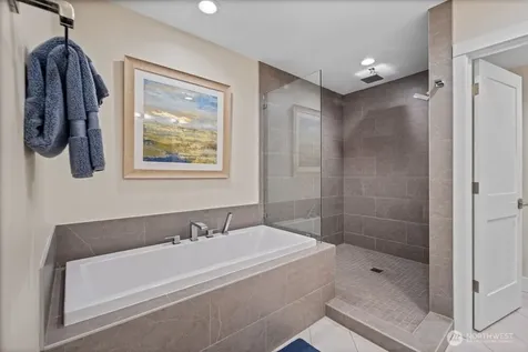 11223 NE 13th Lane Bellevue WA 98004