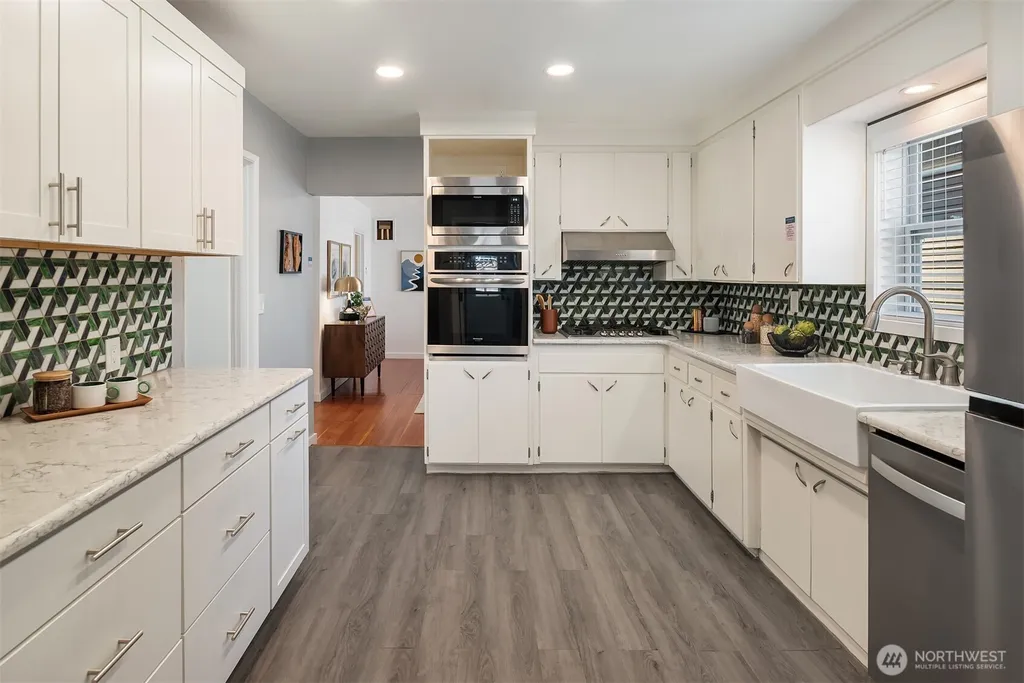 2418 Queen Anne Avenue N Seattle WA 98109