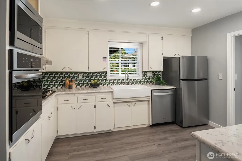 2418 Queen Anne Avenue N Seattle WA 98109